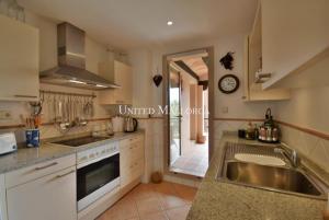 05 Kitchen with terrace and utility room